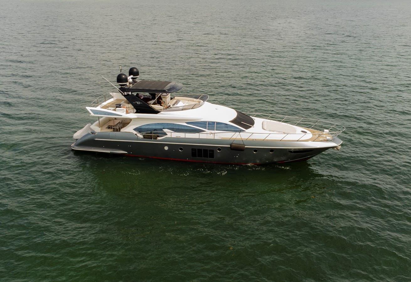 AZIMUT 70 FLYBRIDGE